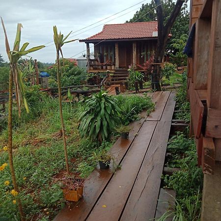 Happy Bungalow & Trekking Banlung 外观 照片