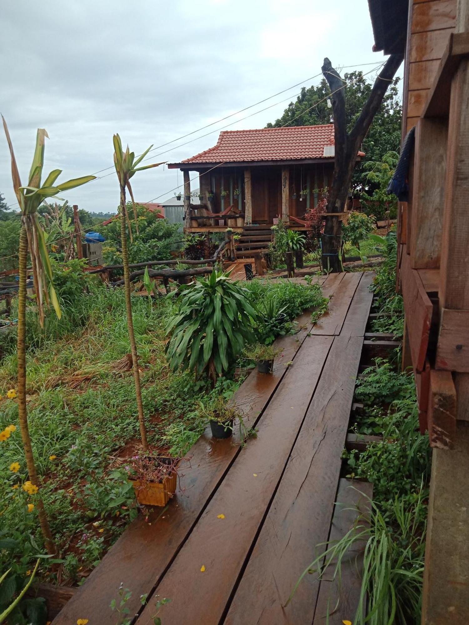 Happy Bungalow & Trekking Banlung 外观 照片